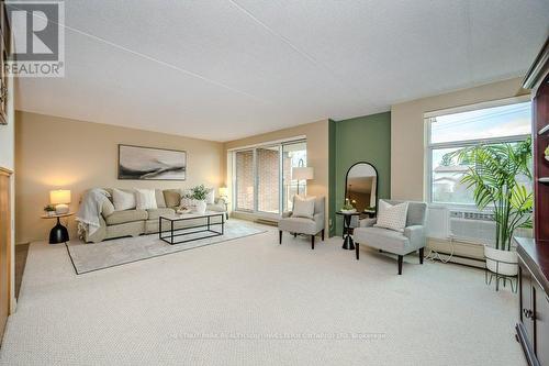 207 - 8 Christopher Court, Guelph, ON - Indoor Photo Showing Other Room