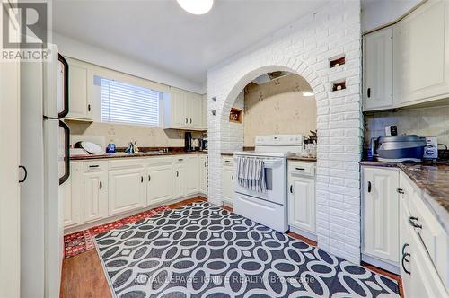 362 Renda Street, Kingston, ON - Indoor Photo Showing Kitchen