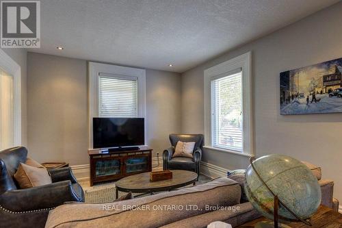 370 Main Street E, Minto, ON - Indoor Photo Showing Living Room