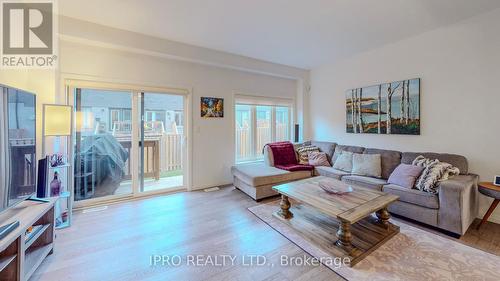 49 - 30 Times Square Boulevard, Hamilton, ON - Indoor Photo Showing Living Room