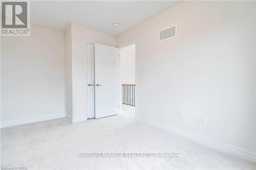 9201 Griffon Street, Niagara Falls, ON - Indoor Photo Showing Other Room