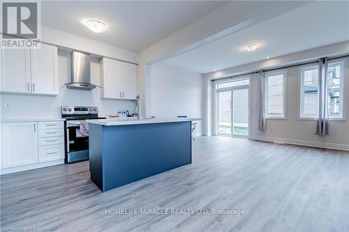 9201 Griffon Street, Niagara Falls, ON - Indoor Photo Showing Kitchen