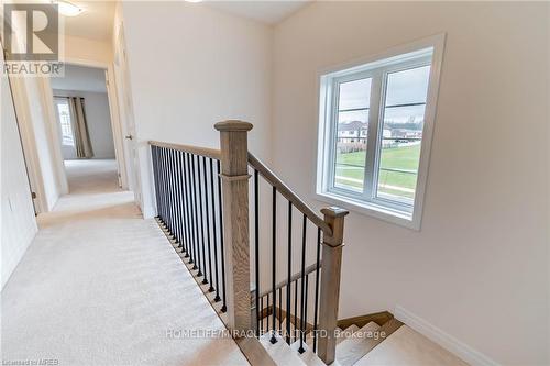 9201 Griffon Street, Niagara Falls, ON - Indoor Photo Showing Other Room