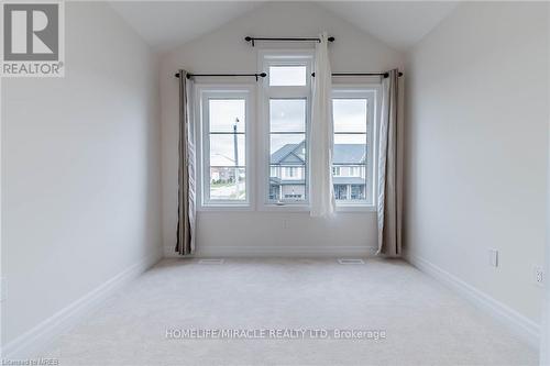 9201 Griffon Street, Niagara Falls, ON - Indoor Photo Showing Other Room