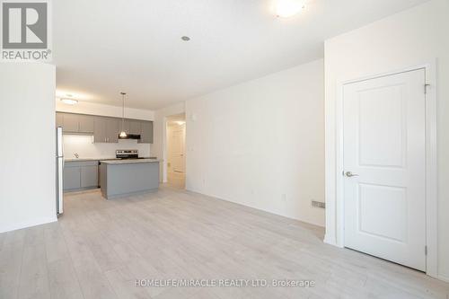 83 - 261 Woodbine Avenue, Kitchener, ON - Indoor Photo Showing Kitchen