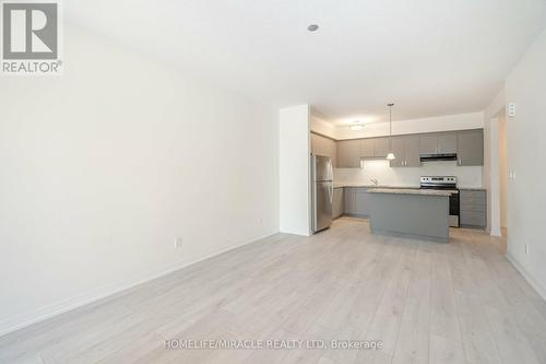 83 - 261 Woodbine Avenue, Kitchener, ON - Indoor Photo Showing Kitchen