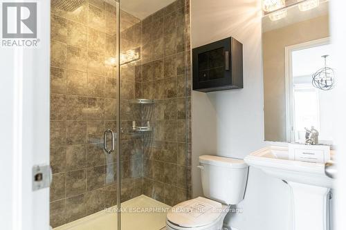 63 Crossings Way, Hamilton, ON - Indoor Photo Showing Bathroom