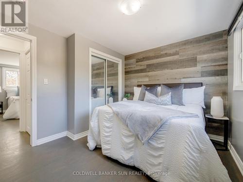 324 Rosemount Drive, Kitchener, ON - Indoor Photo Showing Bedroom