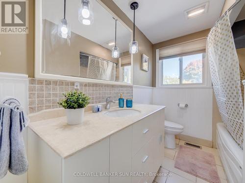 324 Rosemount Drive, Kitchener, ON - Indoor Photo Showing Bathroom