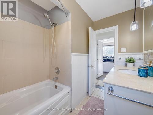 324 Rosemount Drive, Kitchener, ON - Indoor Photo Showing Bathroom