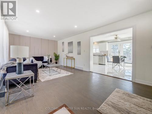 324 Rosemount Drive, Kitchener, ON - Indoor Photo Showing Living Room