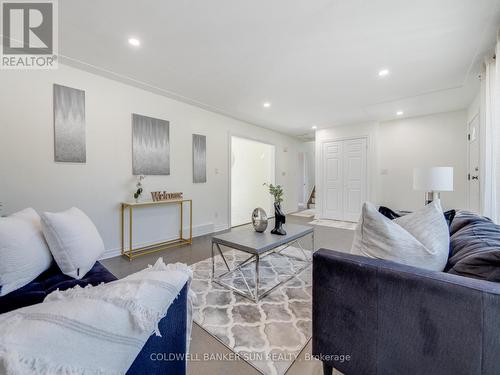 324 Rosemount Drive, Kitchener, ON - Indoor Photo Showing Living Room