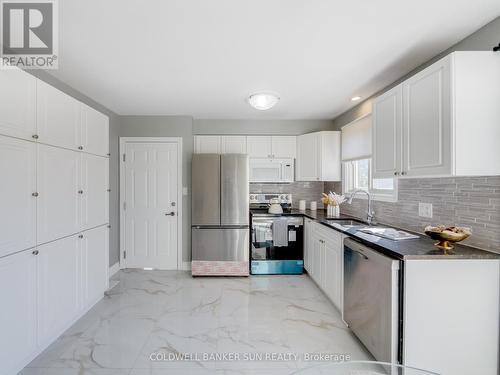 324 Rosemount Drive, Kitchener, ON - Indoor Photo Showing Kitchen