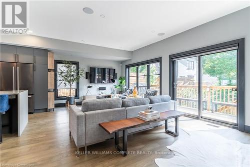 46 Jarvis Street, Brantford, ON - Indoor Photo Showing Living Room