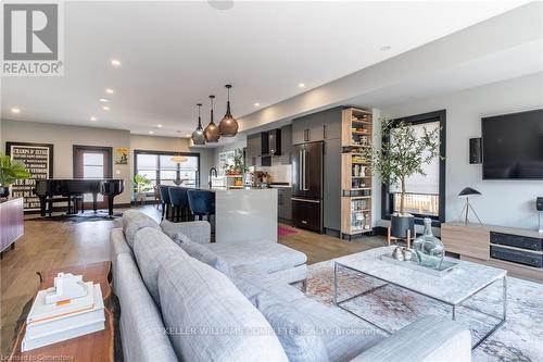 46 Jarvis Street, Brantford, ON - Indoor Photo Showing Living Room