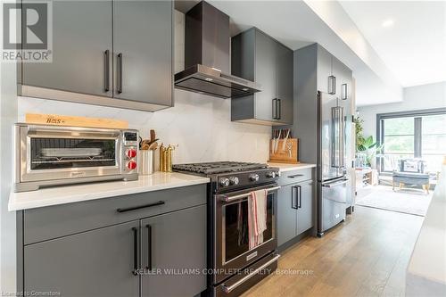 46 Jarvis Street, Brantford, ON - Indoor Photo Showing Kitchen With Upgraded Kitchen