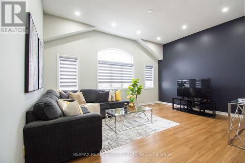 1 Colonial Drive, Guelph, ON - Indoor Photo Showing Living Room