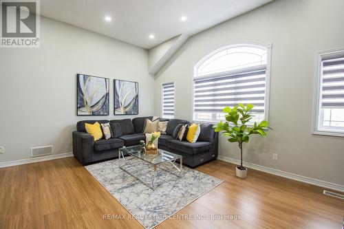 1 Colonial Drive, Guelph, ON - Indoor Photo Showing Living Room