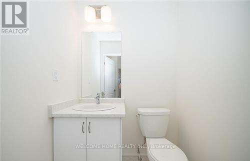 33 Bowery Road, Brantford, ON - Indoor Photo Showing Bathroom