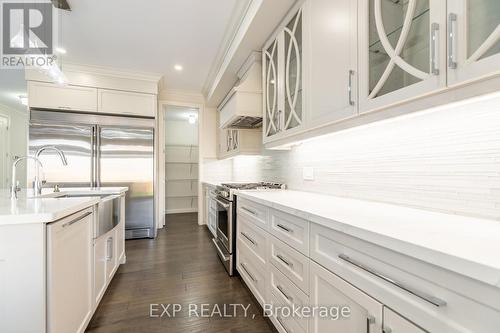 7 - 35 Midhurst Heights, Hamilton, ON - Indoor Photo Showing Kitchen With Upgraded Kitchen