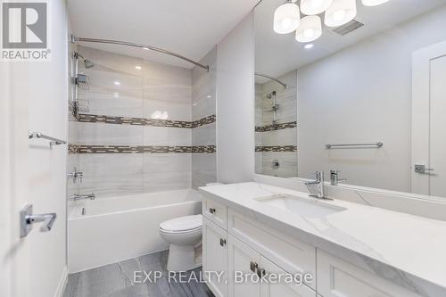 7 - 35 Midhurst Heights, Hamilton, ON - Indoor Photo Showing Bathroom