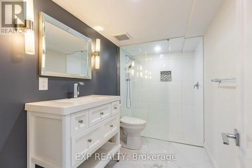 7 - 35 Midhurst Heights, Hamilton, ON - Indoor Photo Showing Bathroom