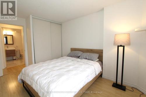 406 - 4205 Shipp Drive, Mississauga, ON - Indoor Photo Showing Bedroom