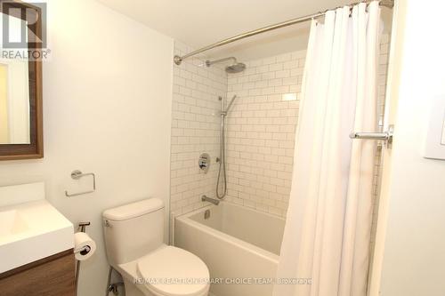 406 - 4205 Shipp Drive, Mississauga, ON - Indoor Photo Showing Bathroom