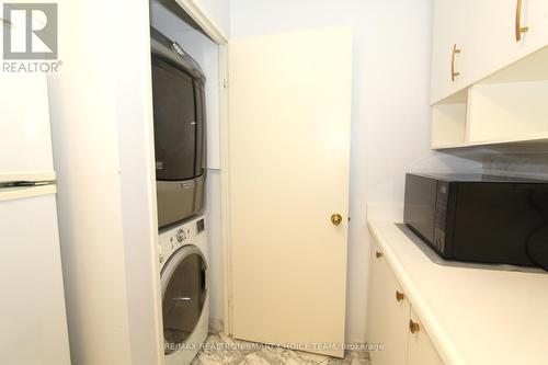 406 - 4205 Shipp Drive, Mississauga, ON - Indoor Photo Showing Laundry Room