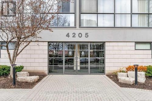 406 - 4205 Shipp Drive, Mississauga, ON - Outdoor