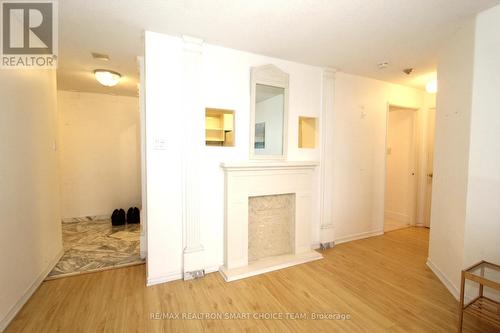 406 - 4205 Shipp Drive, Mississauga, ON - Indoor Photo Showing Other Room