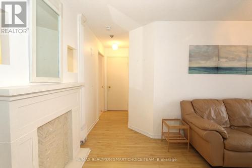 406 - 4205 Shipp Drive, Mississauga, ON - Indoor Photo Showing Other Room