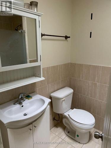 48A Lakeshore Road, Oakville, ON - Indoor Photo Showing Bathroom