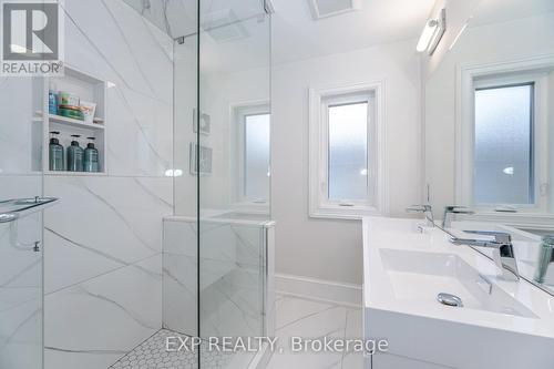 16 Benway Drive, Toronto, ON - Indoor Photo Showing Bathroom