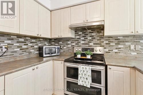 29 Mistdale Crescent, Brampton, ON - Indoor Photo Showing Kitchen