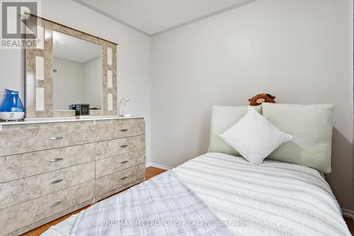 29 Mistdale Crescent, Brampton, ON - Indoor Photo Showing Bedroom