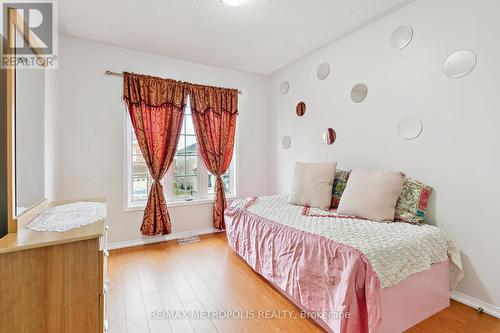 29 Mistdale Crescent, Brampton, ON - Indoor Photo Showing Bedroom