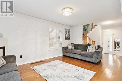 29 Mistdale Crescent, Brampton, ON - Indoor Photo Showing Living Room