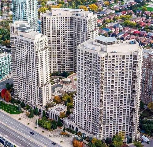 2726 - 3888 Duke Of York Boulevard, Mississauga, ON - Outdoor