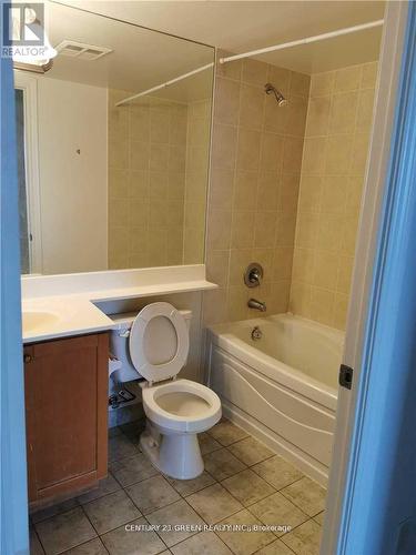 2726 - 3888 Duke Of York Boulevard, Mississauga, ON - Indoor Photo Showing Bathroom