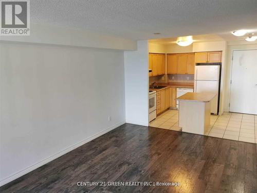 2726 - 3888 Duke Of York Boulevard, Mississauga, ON - Indoor Photo Showing Kitchen