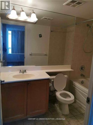 2726 - 3888 Duke Of York Boulevard, Mississauga, ON - Indoor Photo Showing Bathroom