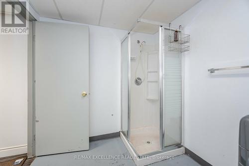 20 Madoc Drive, Brampton, ON - Indoor Photo Showing Bathroom