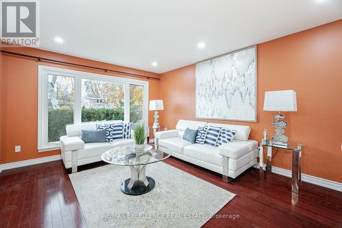 20 Madoc Drive, Brampton, ON - Indoor Photo Showing Living Room