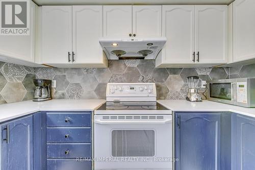 360 Riverstone Drive, Oakville, ON - Indoor Photo Showing Kitchen