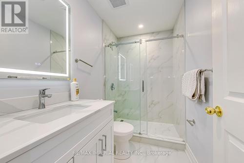 360 Riverstone Drive, Oakville, ON - Indoor Photo Showing Bathroom