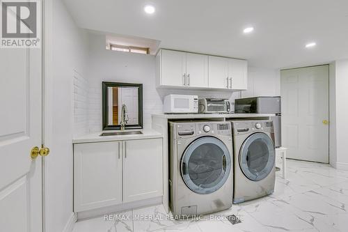 360 Riverstone Drive, Oakville, ON - Indoor Photo Showing Laundry Room