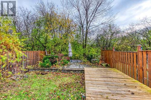 360 Riverstone Drive, Oakville, ON - Outdoor