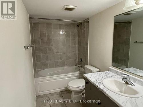 4 - 230 Lagerfeld Drive, Brampton, ON - Indoor Photo Showing Bathroom