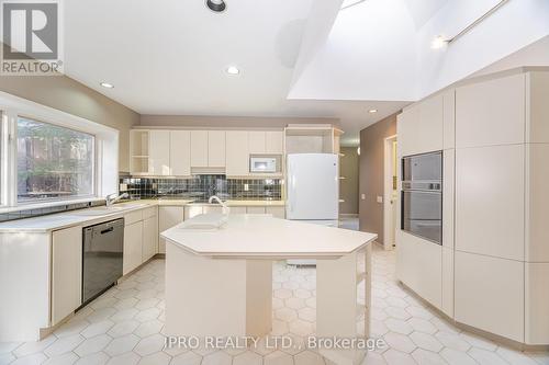 4189 Inglewood Drive, Burlington, ON - Indoor Photo Showing Kitchen With Double Sink